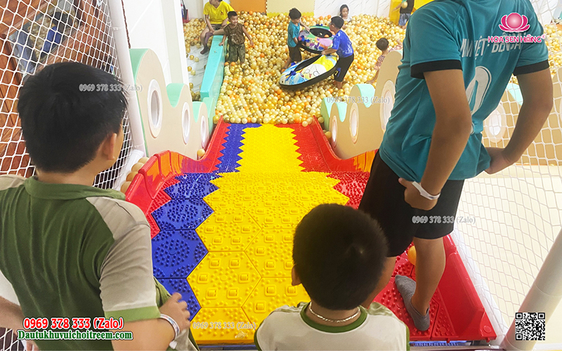 THI CÔNG KHU VUI CHƠI TRẺ EM GIRA KID, 180m vuông. 15 Thi công khu vui chơi trẻ em gira kid