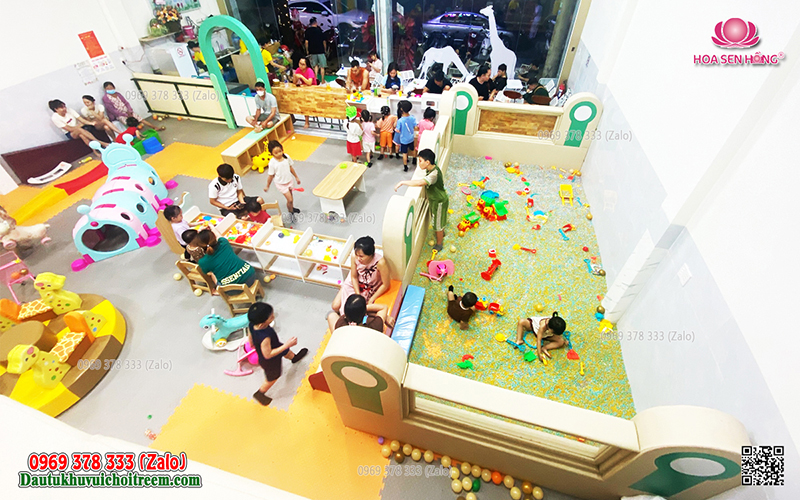 THI CÔNG KHU VUI CHƠI TRẺ EM GIRA KID, 180m vuông. 8 Thi công khu vui chơi trẻ em gira kid