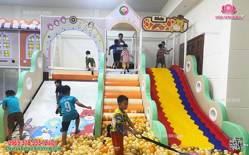 THI CÔNG KHU VUI CHƠI TRẺ EM GIRA KID, 180m vuông. 4 Thi công khu vui chơi trẻ em gira kid