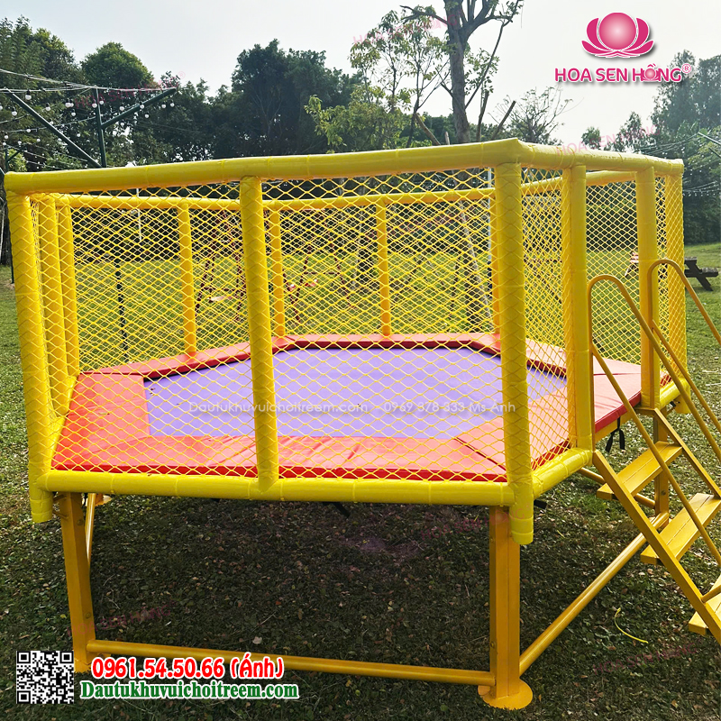 Lắp đặt khu vui chơi ngoài trời - nhún trampoline ngoài trời 